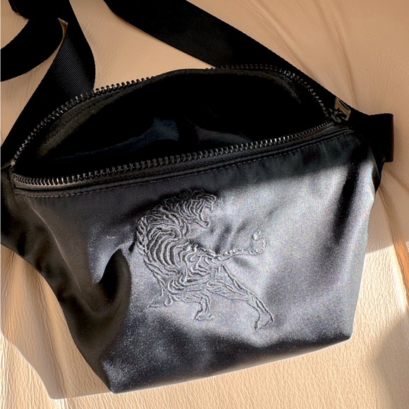 [Onitsuka Tiger] Black Waist Pouch Fanny Pack - Picture 3 of 7